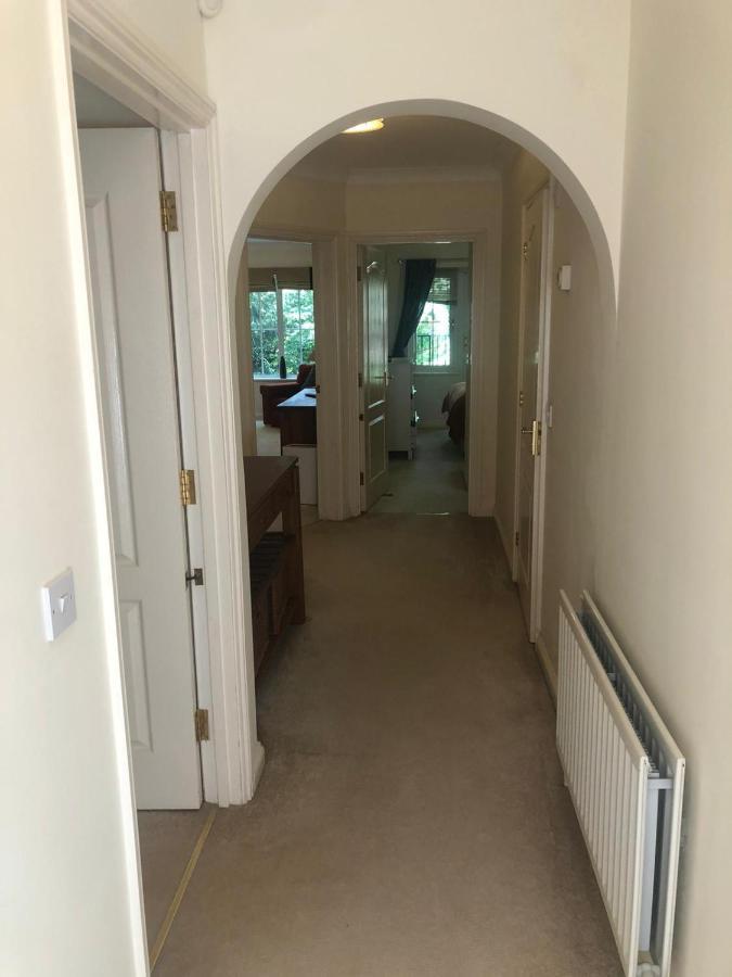 Lovely 2 Bedroom 2 Baths Flat With Free Parking Basingstoke Exterior foto